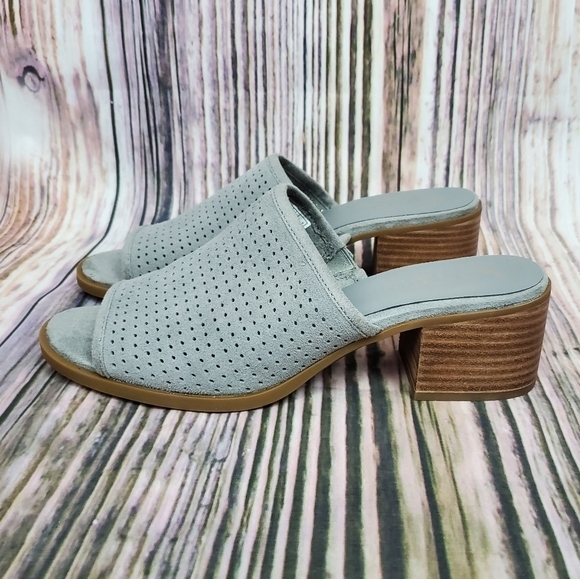Koolaburra by UGG Raychel Perforated Suede Block Heel Slip-On Sandals Gray New - Picture 1 of 12
